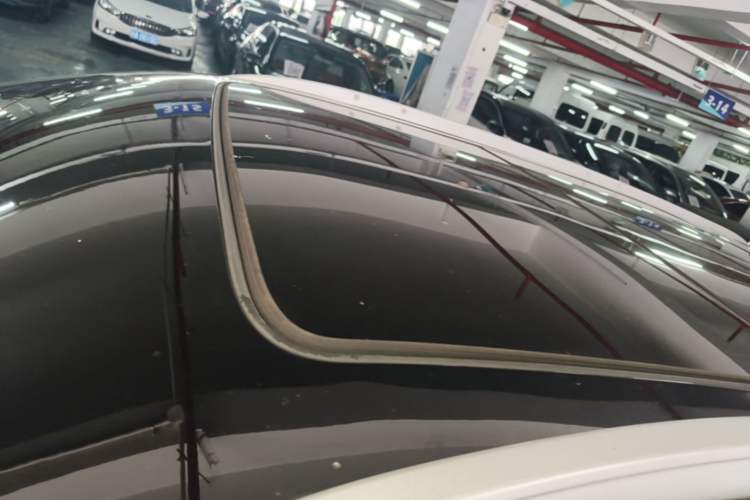 Used Cadillac XT5 2022 2.0T Two-Wheel Drive Luxury Version Roof