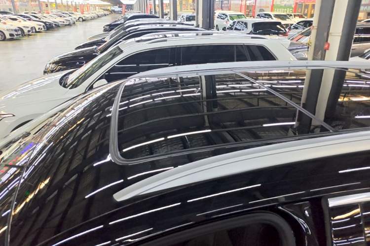Used Cadillac XT5 2022 2.0T Two-Wheel Drive Luxury Version Roof