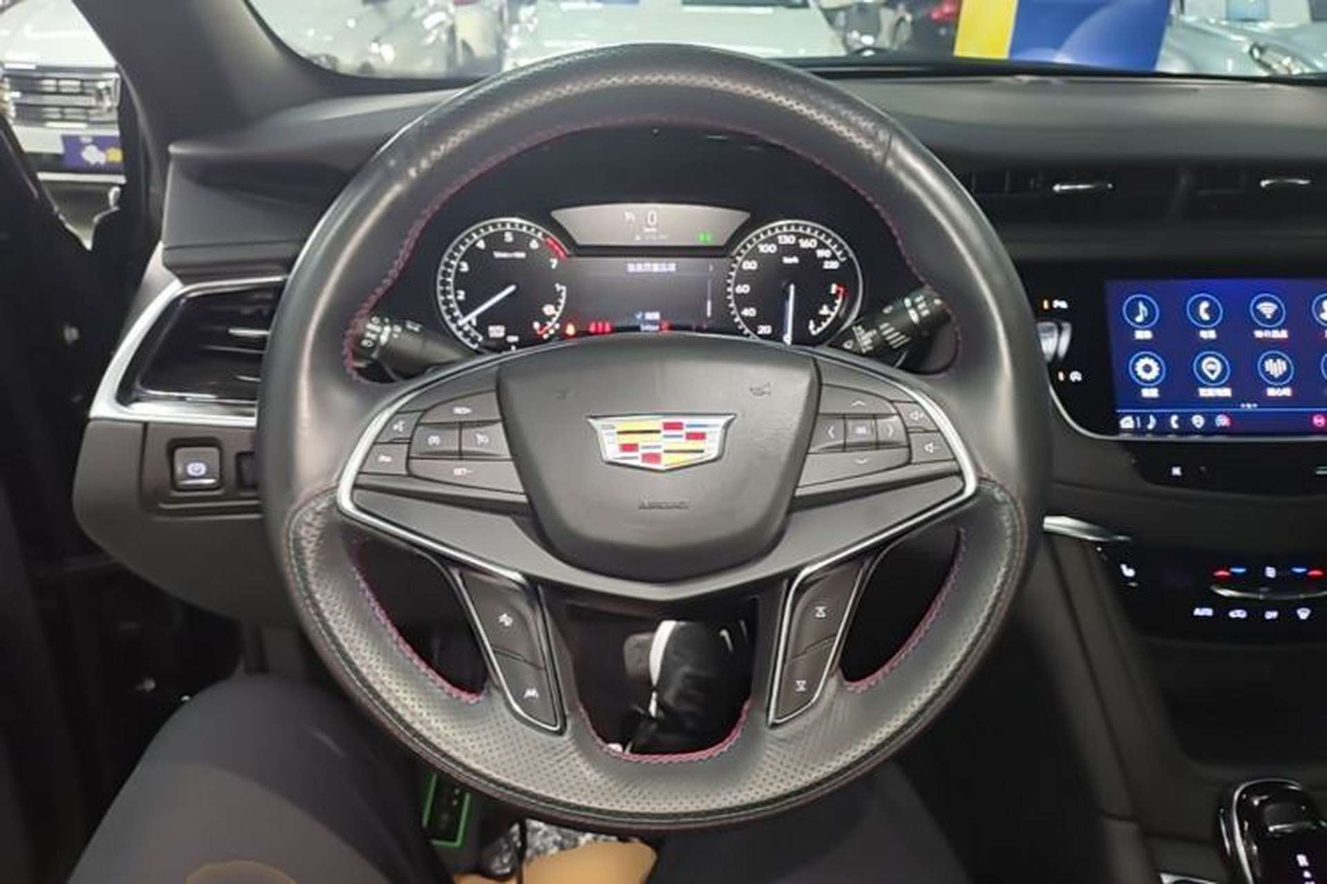 Used Cadillac XT5 2022 2.0T Two-Wheel Drive Luxury Version Steering Wheel