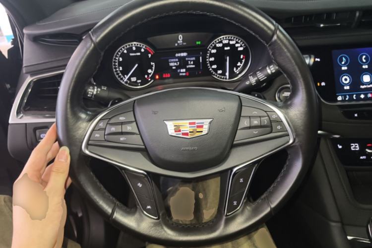 Used Cadillac XT5 2022 2.0T Two-Wheel Drive Luxury Version Steering Wheel