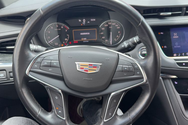 Used Cadillac XT5 2022 2.0T Two-Wheel Drive Luxury Version Steering Wheel