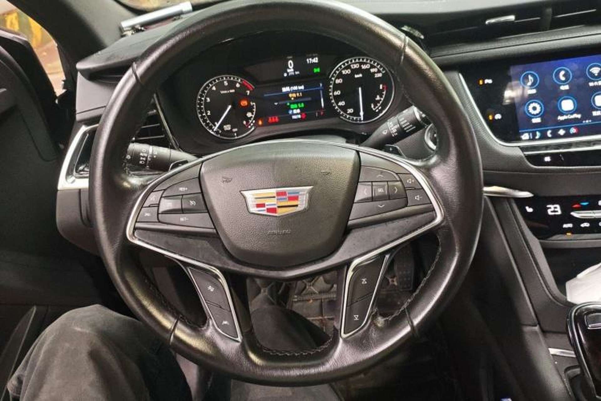 Used Cadillac XT5 2022 2.0T Two-Wheel Drive Luxury Version Steering Wheel