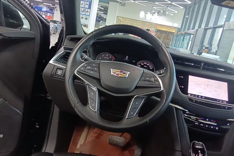 Used Cadillac XT5 2022 2.0T Two-Wheel Drive Luxury Version Steering Wheel