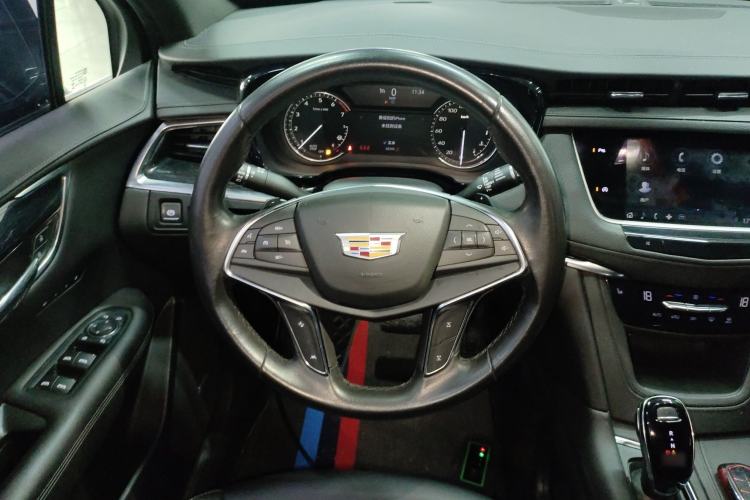Used Cadillac XT5 2022 2.0T Two-Wheel Drive Luxury Version Steering Wheel