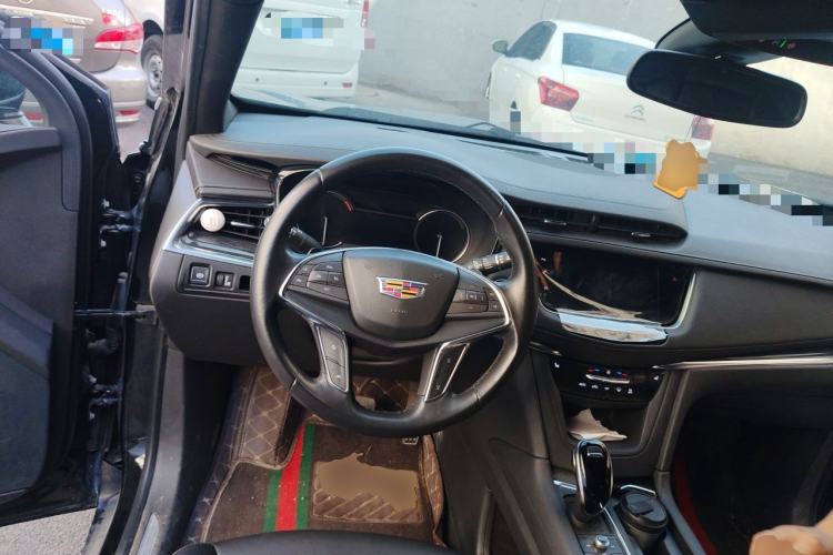 Used Cadillac XT5 2022 2.0T Two-Wheel Drive Luxury Version Steering Wheel