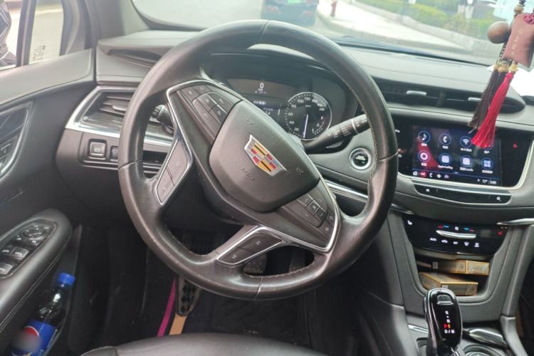 Used Cadillac XT5 2022 2.0T Two-Wheel Drive Luxury Version Steering Wheel