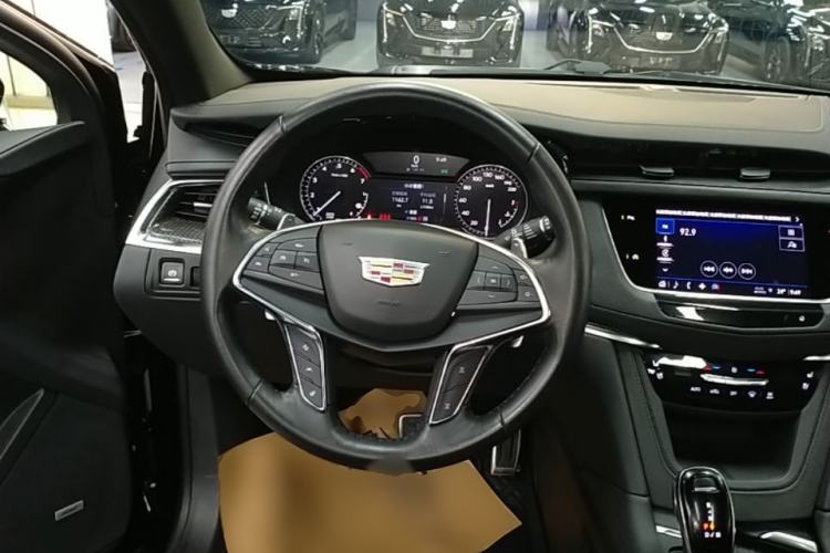 Used Cadillac XT5 2022 2.0T Four-Wheel Drive Premium Edition Steering Wheel