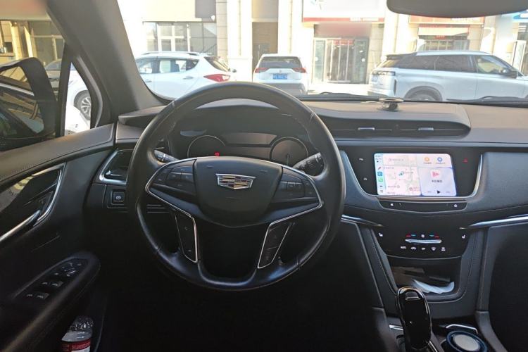Used Cadillac XT5 2022 2.0T Two-Wheel Drive Luxury Version Steering Wheel