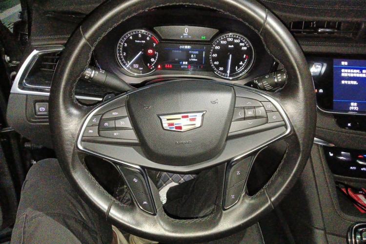 Used Cadillac XT5 2022 2.0T Two-Wheel Drive Luxury Version Steering Wheel