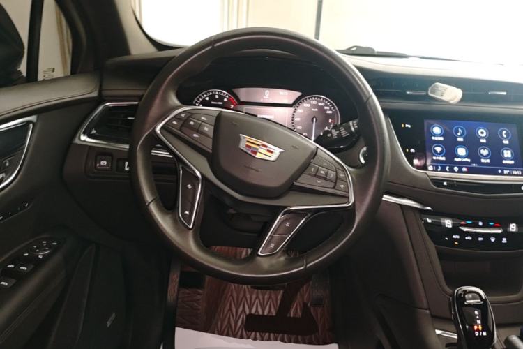 Used Cadillac XT5 2022 2.0T Two-Wheel Drive Luxury Version Steering Wheel