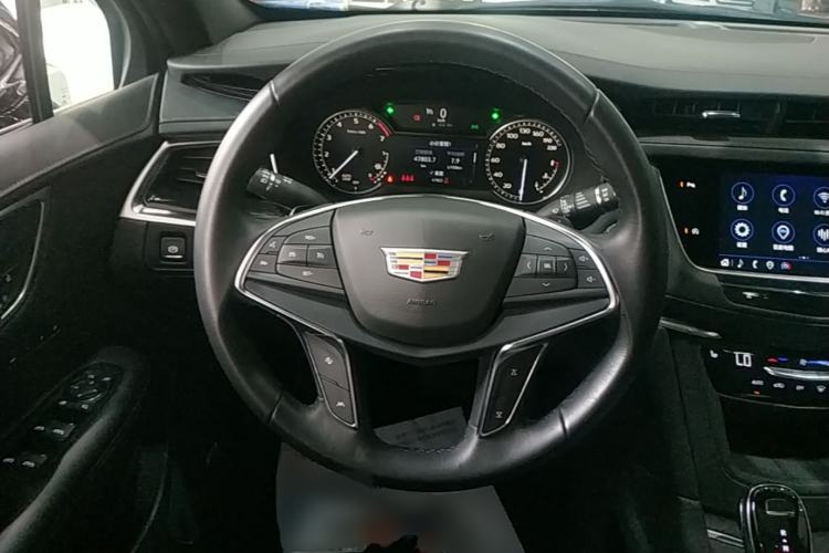 Used Cadillac XT5 2022 2.0T Two-Wheel Drive Luxury Version Steering Wheel