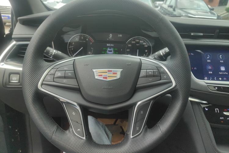 Used Cadillac XT5 2022 2.0T Two-Wheel Drive Luxury Version Steering Wheel