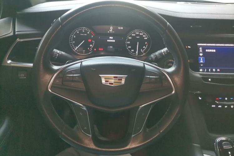 Used Cadillac XT5 2022 2.0T Two-Wheel Drive Luxury Version Steering Wheel