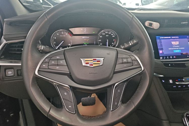 Used Cadillac XT5 2022 2.0T Two-Wheel Drive Luxury Version Steering Wheel