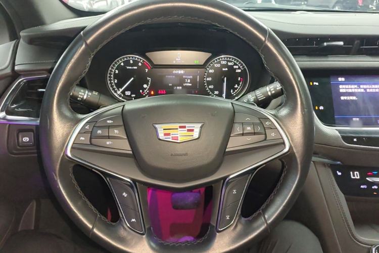 Used Cadillac XT5 2022 2.0T Two-Wheel Drive Luxury Version Steering Wheel