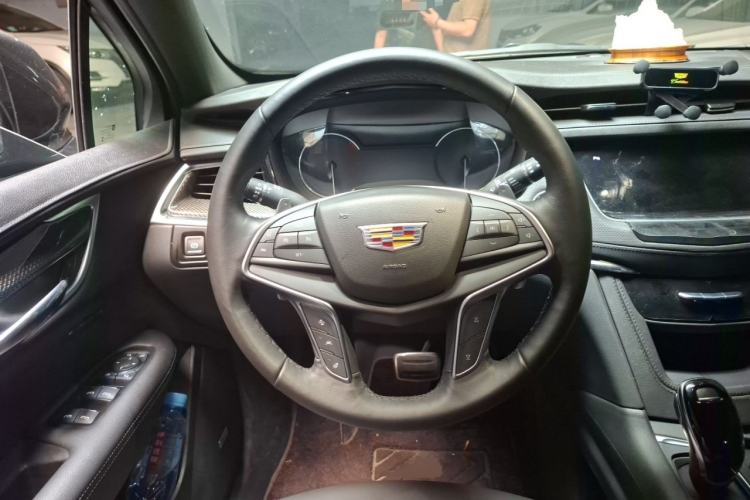 Used Cadillac XT5 2022 2.0T Four-Wheel Drive Luxury Version (Hummingbird Edition) Steering Wheel