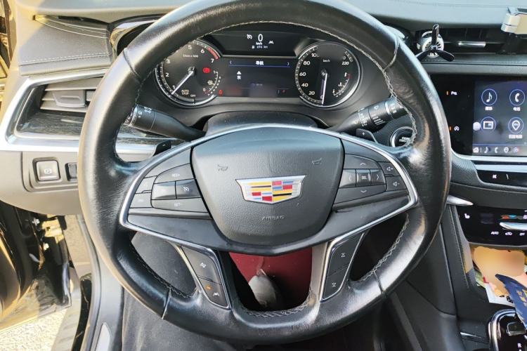 Used Cadillac XT5 2022 2.0T Four-Wheel Drive Luxury Version Steering Wheel