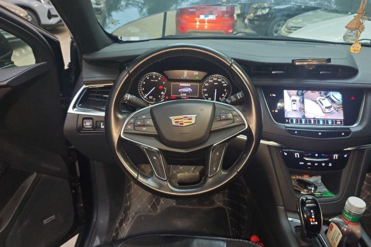 Used Cadillac XT5 2022 2.0T Two-Wheel Drive Luxury Version Steering Wheel