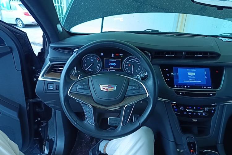 Used Cadillac XT5 2022 2.0T Four-Wheel Drive Platinum Edition Steering Wheel