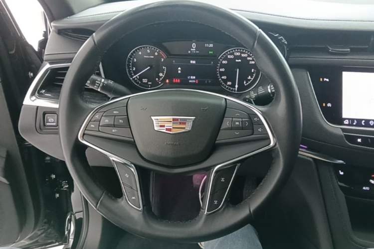Used Cadillac XT5 2022 2.0T Two-Wheel Drive Luxury Version Steering Wheel