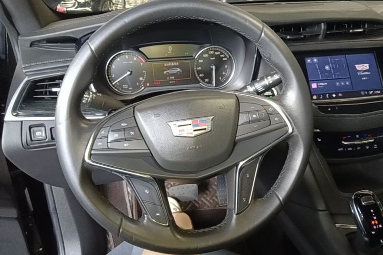 Used Cadillac XT5 2022 2.0T Two-Wheel Drive Luxury Version Steering Wheel