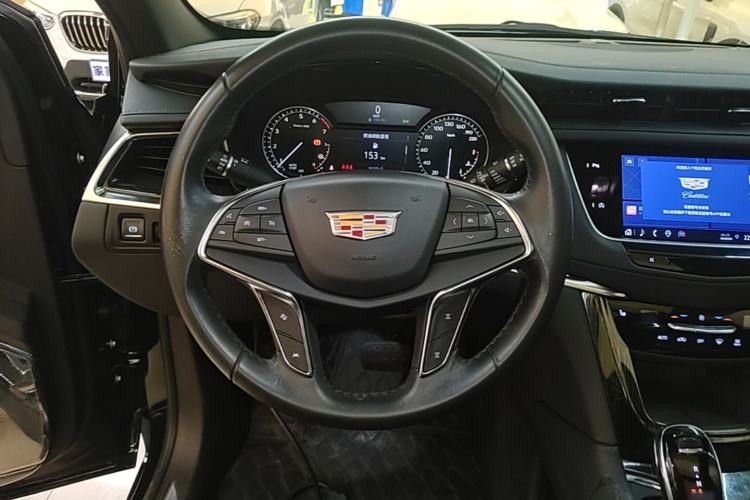 Used Cadillac XT5 2022 2.0T Two-Wheel Drive Luxury Version Steering Wheel