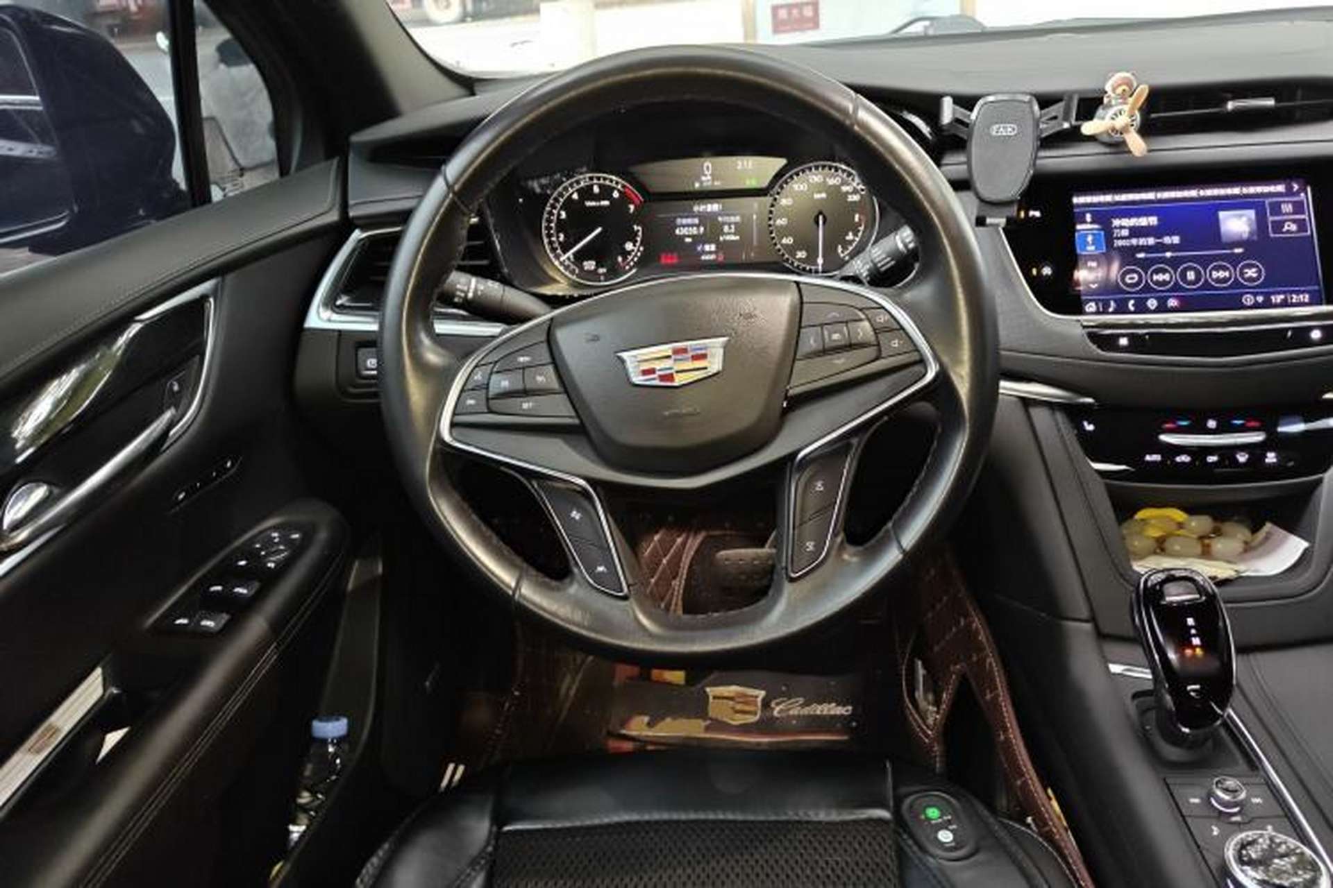 Used Cadillac XT5 2022 2.0T Two-Wheel Drive Luxury Version Steering Wheel