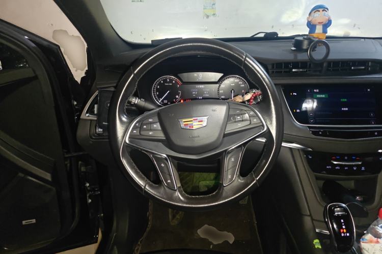 Used Cadillac XT5 2022 2.0T Two-Wheel Drive Luxury Version Steering Wheel