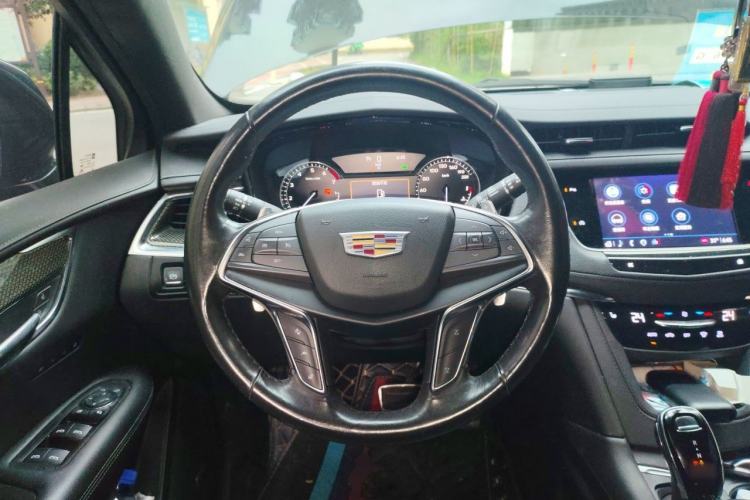 Used Cadillac XT5 2022 2.0T Four-Wheel Drive Luxury Version (Hummingbird Edition) Steering Wheel