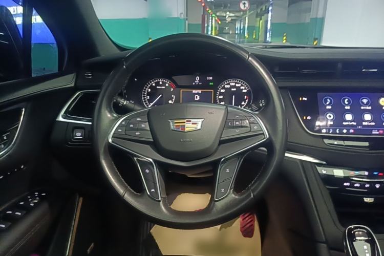 Used Cadillac XT5 2022 2.0T Four-Wheel Drive Luxury Version Steering Wheel