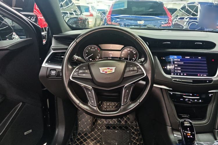 Used Cadillac XT5 2022 2.0T Two-Wheel Drive Luxury Version Steering Wheel