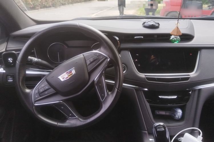 Used Cadillac XT5 2022 2.0T Two-Wheel Drive Luxury Version Steering Wheel