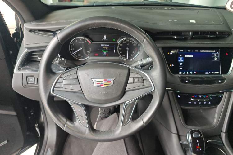 Used Cadillac XT5 2022 2.0T Two-Wheel Drive Luxury Version Steering Wheel