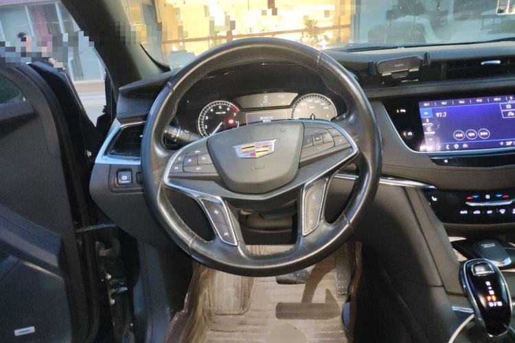 Used Cadillac XT5 2022 2.0T Two-Wheel Drive Luxury Version Steering Wheel