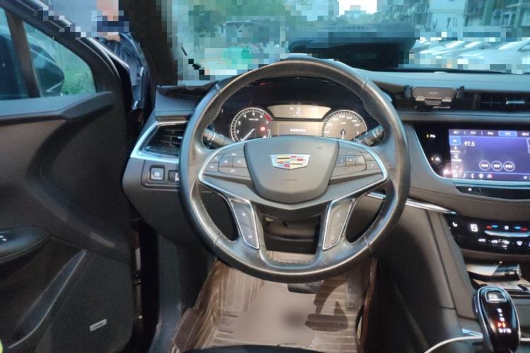 Used Cadillac XT5 2022 2.0T Two-Wheel Drive Luxury Version Steering Wheel