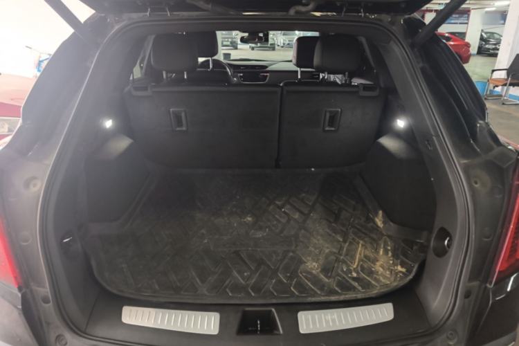 Used Cadillac XT5 2022 2.0T Two-Wheel Drive Luxury Version Trunk