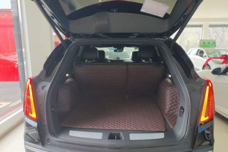 Used Cadillac XT5 2022 2.0T Two-Wheel Drive Luxury Version Trunk