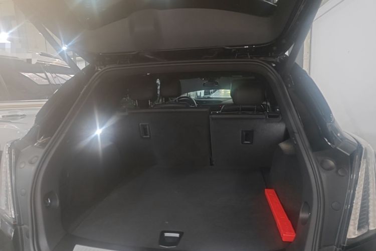 Used Cadillac XT5 2022 2.0T Four-Wheel Drive Luxury Version (Hummingbird Edition) Trunk