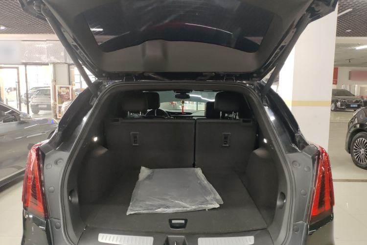 Used Cadillac XT5 2022 2.0T Two-Wheel Drive Luxury Version Trunk