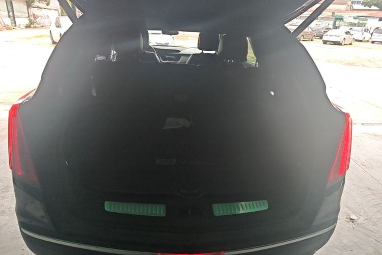 Used Cadillac XT5 2022 2.0T Four-Wheel Drive Luxury Version Trunk