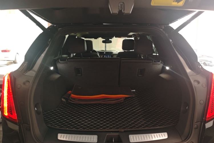 Used Cadillac XT5 2022 2.0T Two-Wheel Drive Luxury Version Trunk