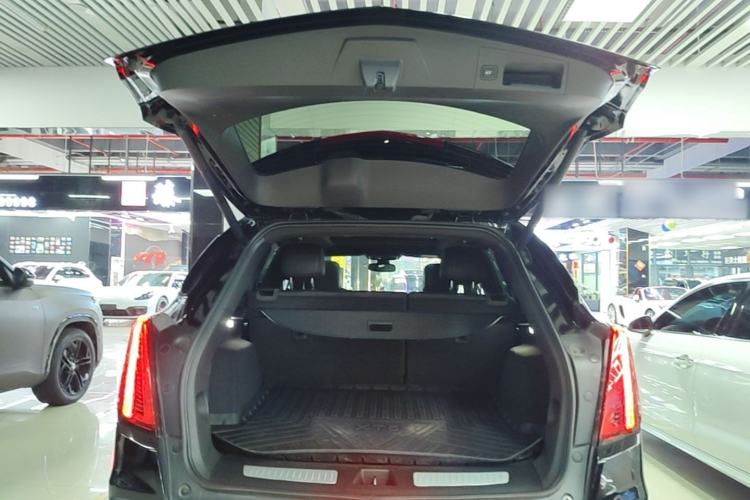 Used Cadillac XT5 2022 2.0T Two-Wheel Drive Luxury Version Trunk