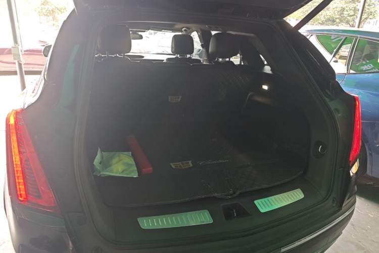 Used Cadillac XT5 2022 2.0T Four-Wheel Drive Luxury Version Trunk