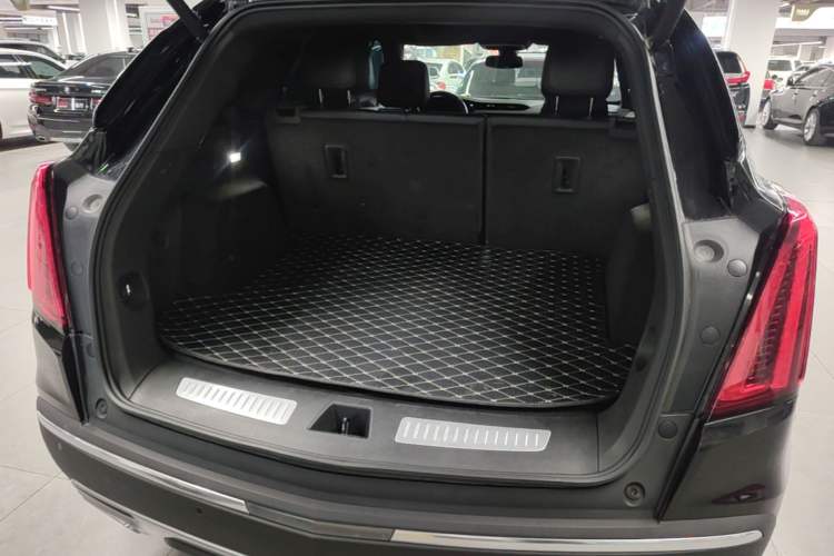 Used Cadillac XT5 2022 2.0T Two-Wheel Drive Luxury Version Trunk