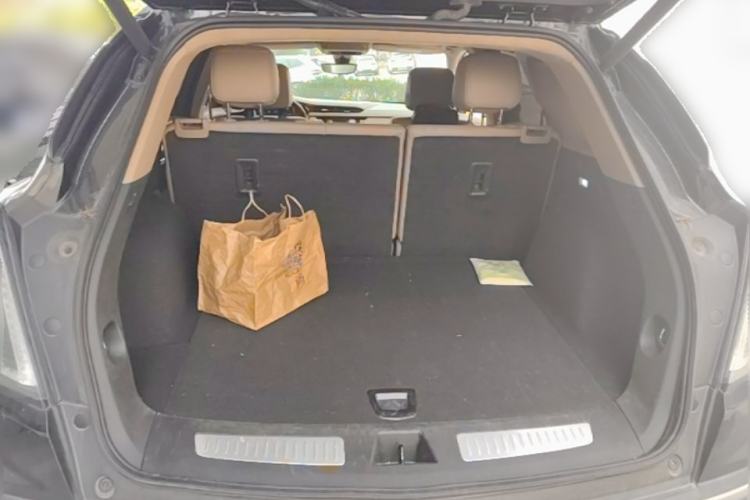 Used Cadillac XT5 2022 2.0T Four-Wheel Drive Platinum Edition Trunk