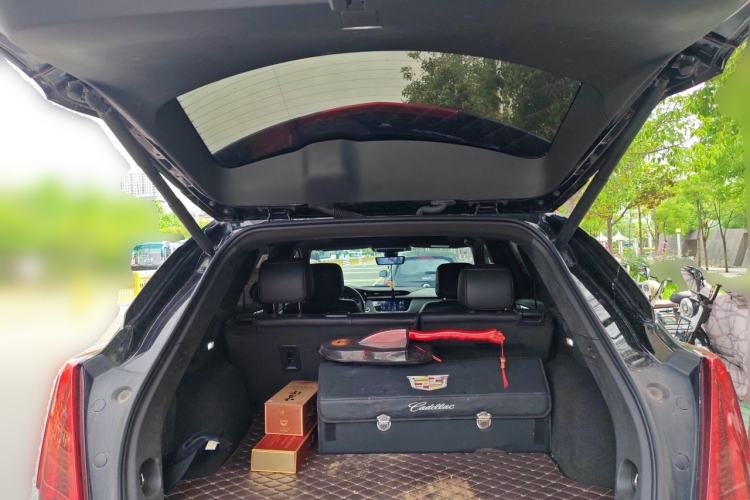 Used Cadillac XT5 2022 2.0T Four-Wheel Drive Luxury Version Trunk