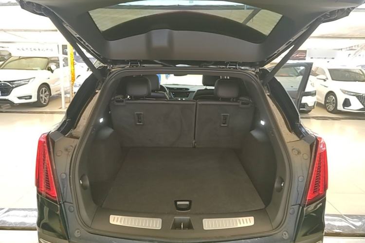 Used Cadillac XT5 2022 2.0T Two-Wheel Drive Luxury Version Trunk