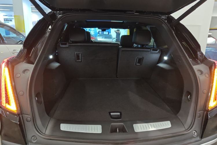 Used Cadillac XT5 2022 2.0T Four-Wheel Drive Premium Edition Trunk