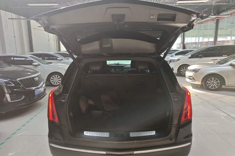Used Cadillac XT5 2022 2.0T Two-Wheel Drive Luxury Version Trunk