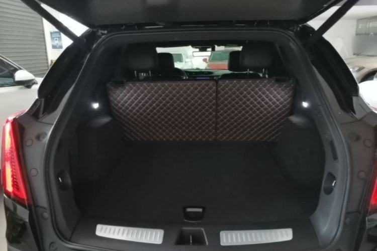 Used Cadillac XT5 2022 2.0T Two-Wheel Drive Luxury Version Trunk